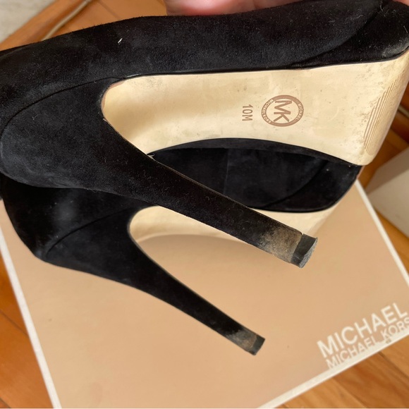 Black heels - Picture 4 of 6